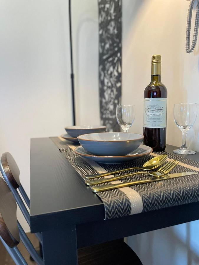 Apartament Amazing View Makati Elegant Flat 400Mb Internet Manila Zewnętrze zdjęcie